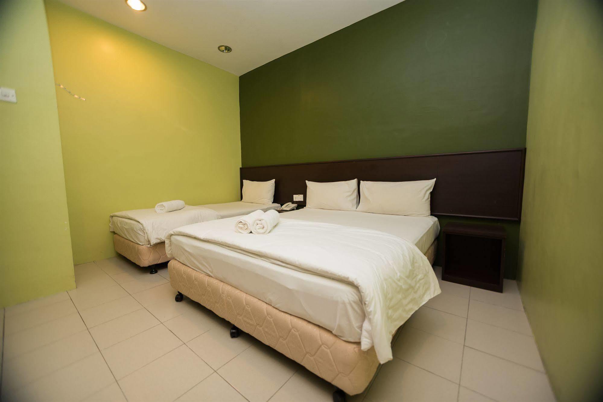 Bary Inn, Klia & Klia2 - 24 Hours Free Airport Pick-Up Сепанг Экстерьер фото