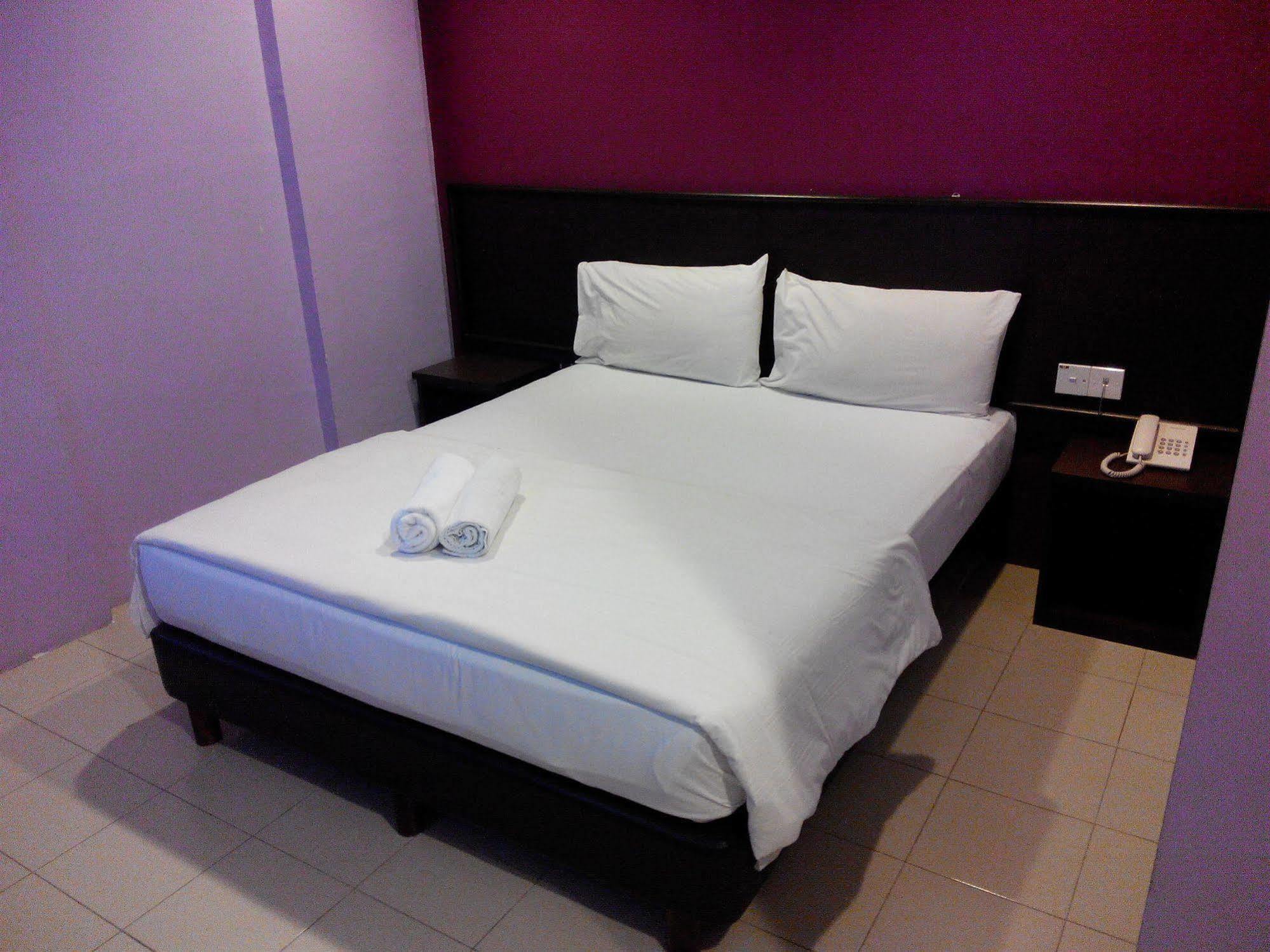 Bary Inn, Klia & Klia2 - 24 Hours Free Airport Pick-Up Сепанг Экстерьер фото