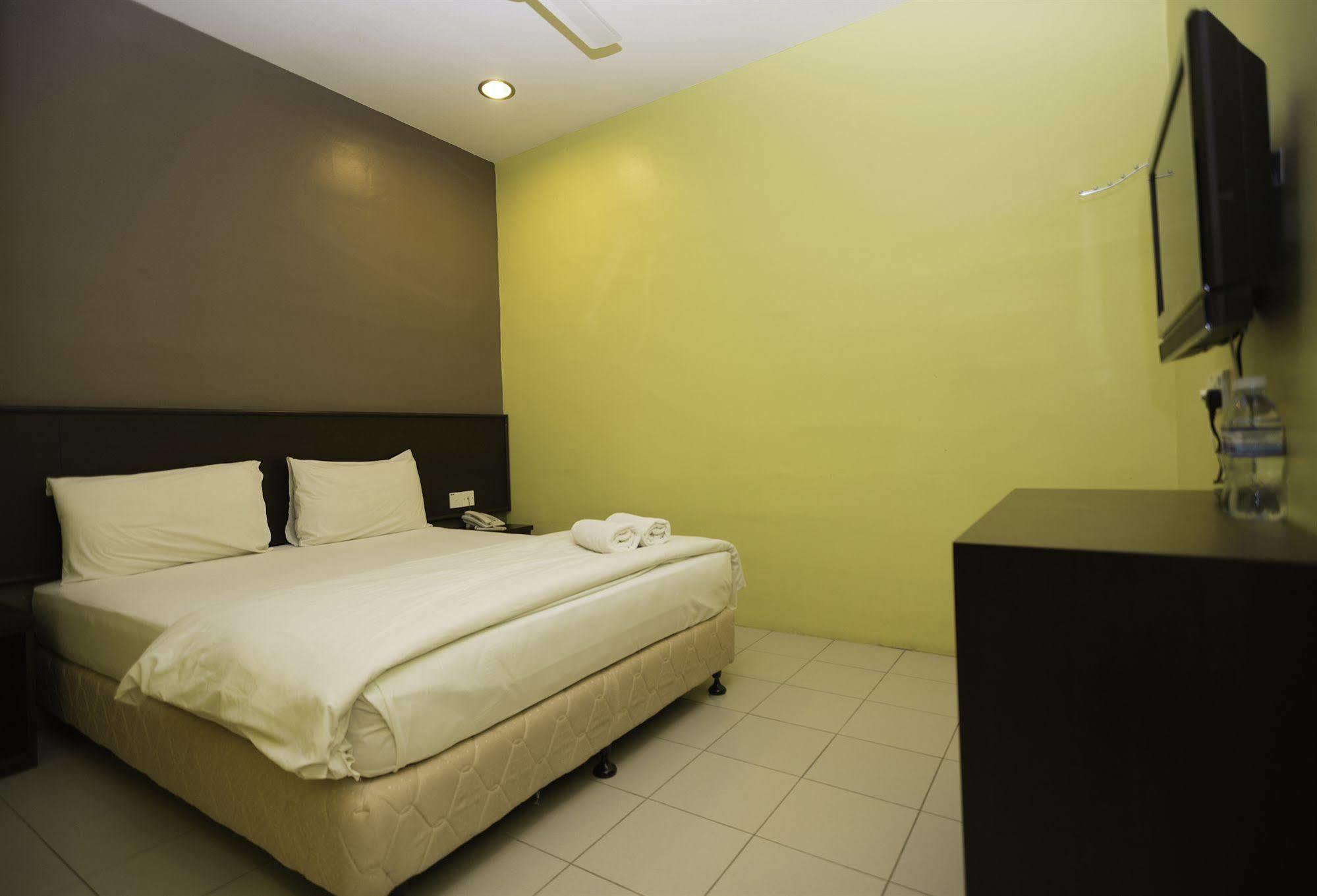 Bary Inn, Klia & Klia2 - 24 Hours Free Airport Pick-Up Сепанг Экстерьер фото