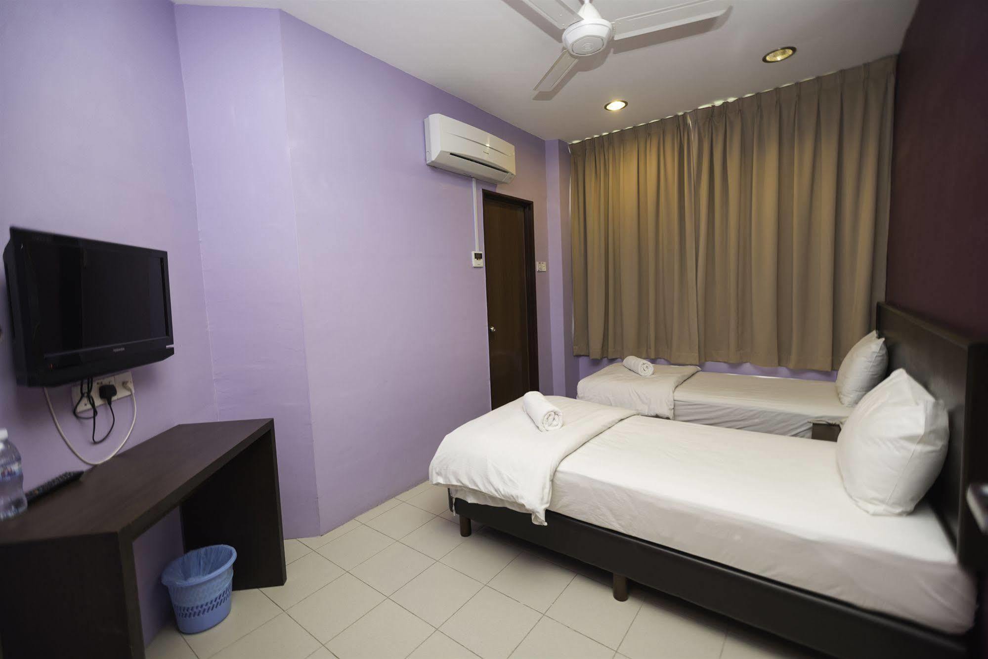 Bary Inn, Klia & Klia2 - 24 Hours Free Airport Pick-Up Сепанг Экстерьер фото