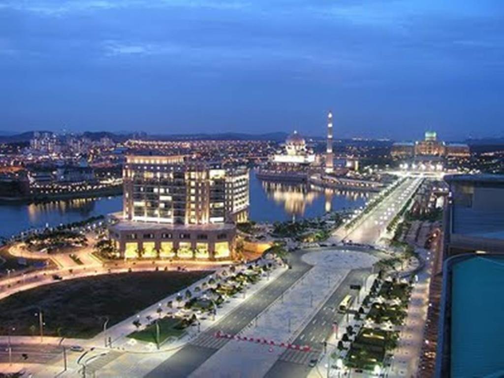 Bary Inn, Klia & Klia2 - 24 Hours Free Airport Pick-Up Сепанг Экстерьер фото